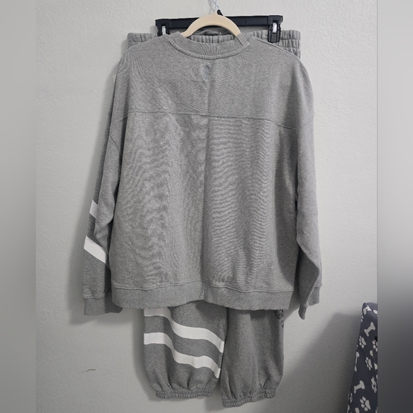 SET FP Movement By Free People All Star Buti Logo Pullover and Joggers - Picture 5 of 6